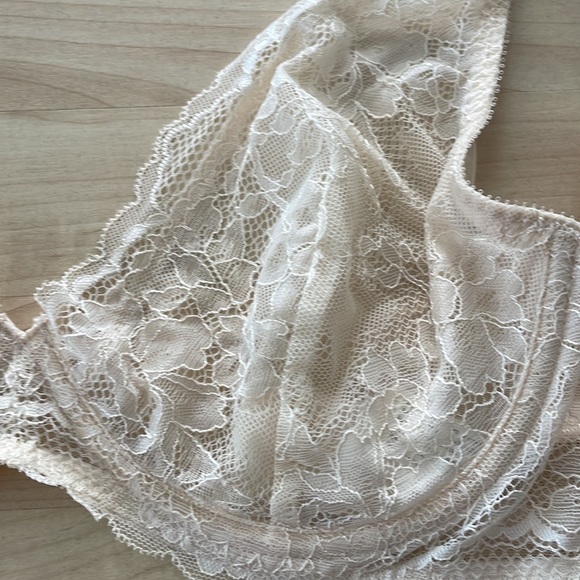 Lace bra - Picture 2 of 6